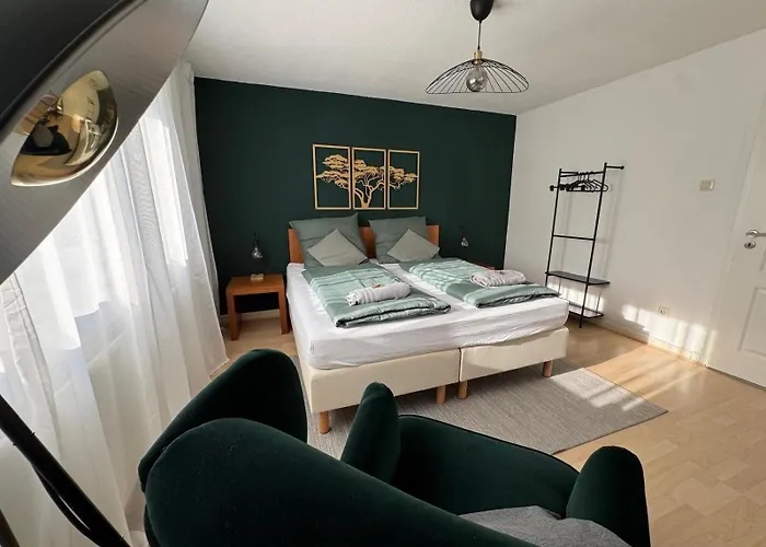 Central Comfort Home With Garden