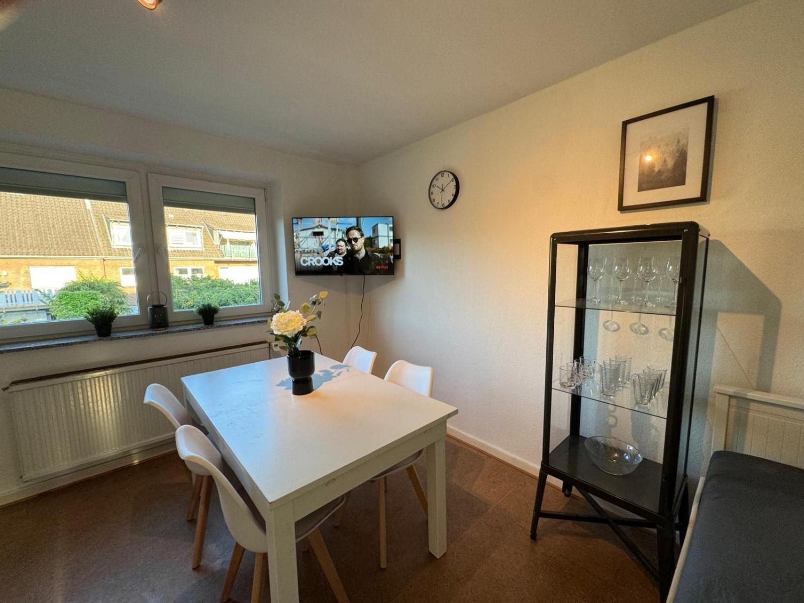 Comfort With Garden Apartment Meerbusch