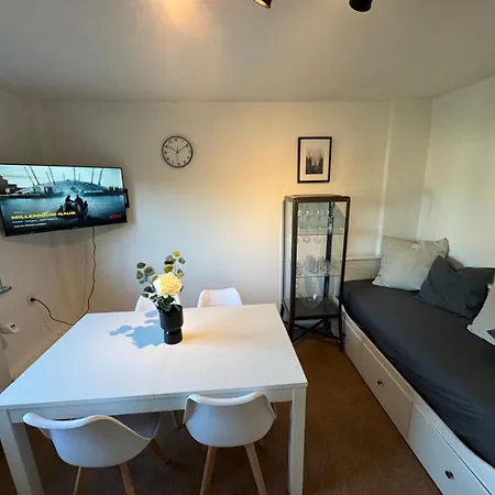 Central Comfort Home With Garden Meerbusch Exterior foto